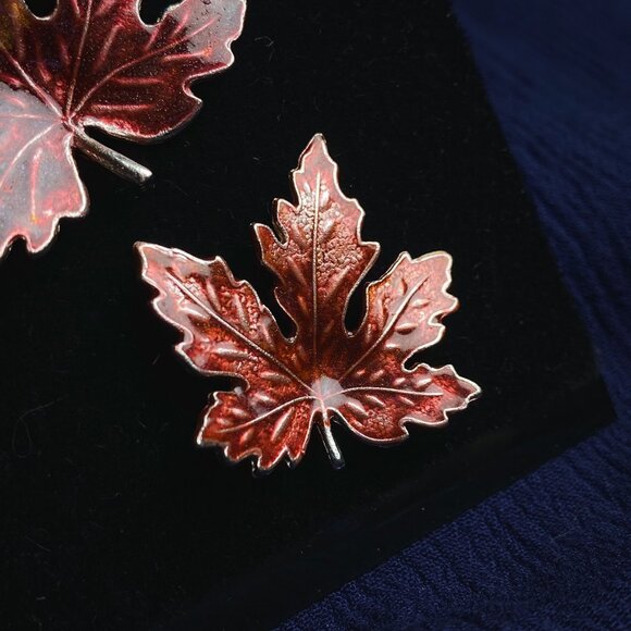 Set of 3 Red Orange Ombre Enamel Fall Autumn Leaf Silver Tone Scatter Tack Pins - Picture 5 of 12